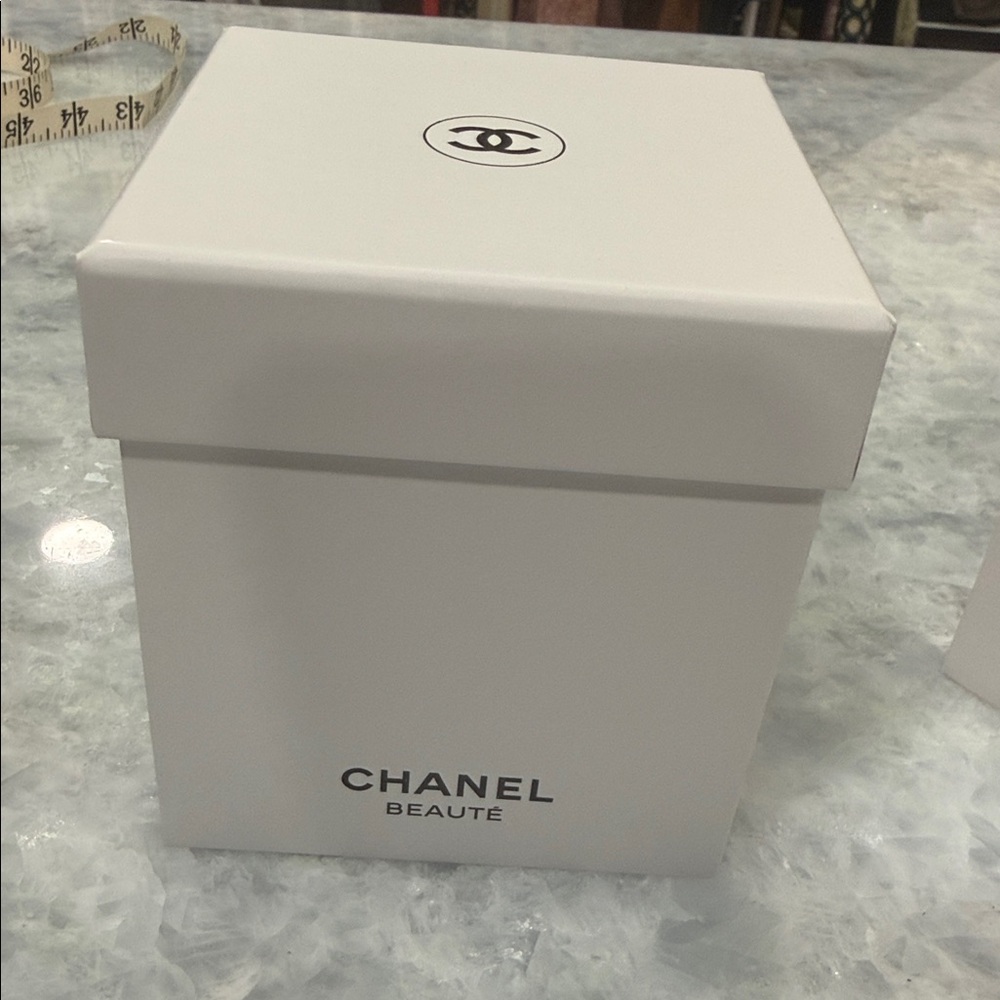 CHANEL Winter Constellation Snow Globe with Gold and Black Accents - Picture 4 of 5